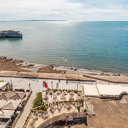 The Promenade Seaview By Ps Apartment *
