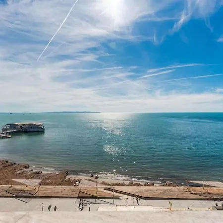 아파트 The Promenade Seaview By Ps